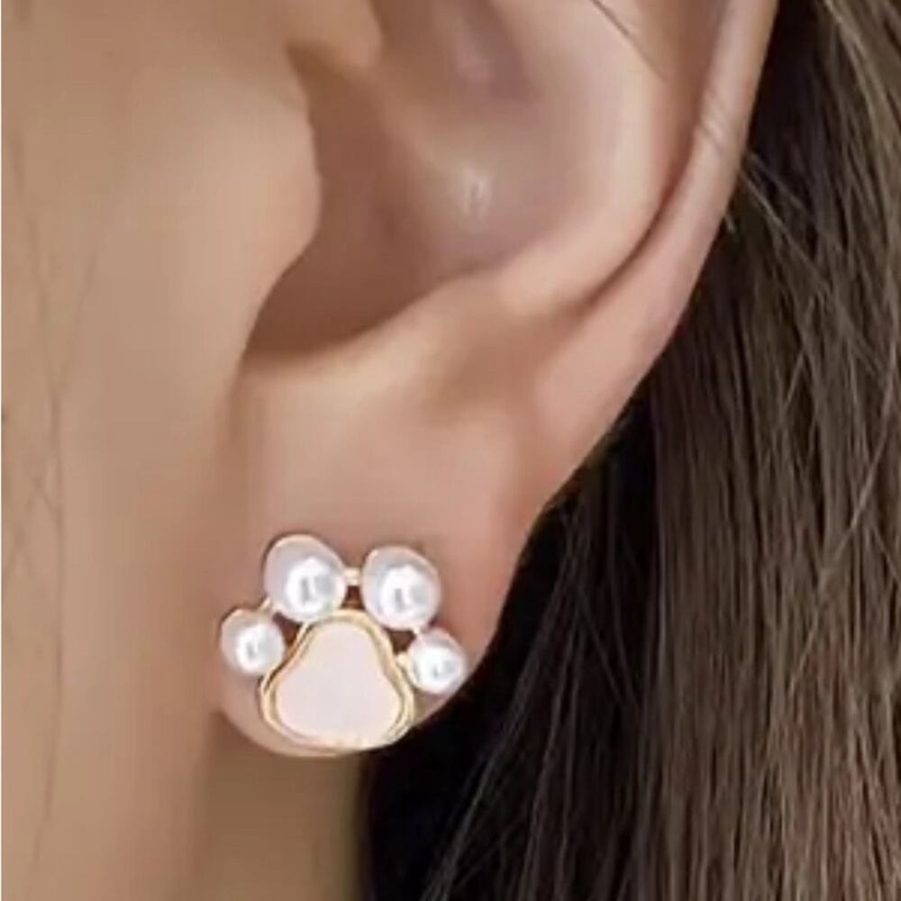 Pearl Stud Enamel Earrings Paw Kentucky Wildcats
